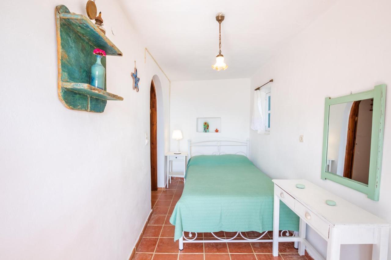 Olive Grove Cottage Menetaí エクステリア 写真