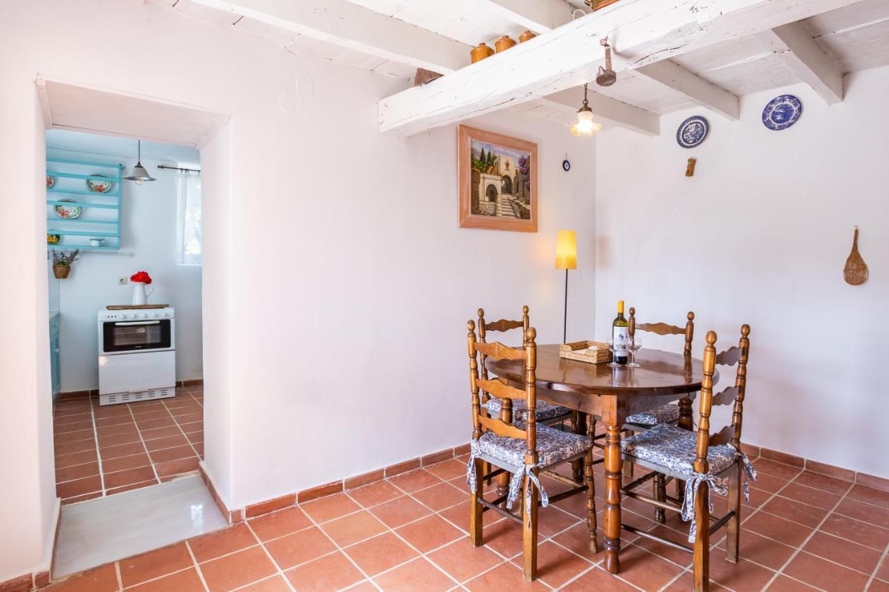 Olive Grove Cottage Menetaí エクステリア 写真