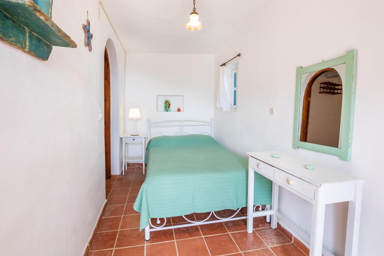 Olive Grove Cottage Menetaí エクステリア 写真