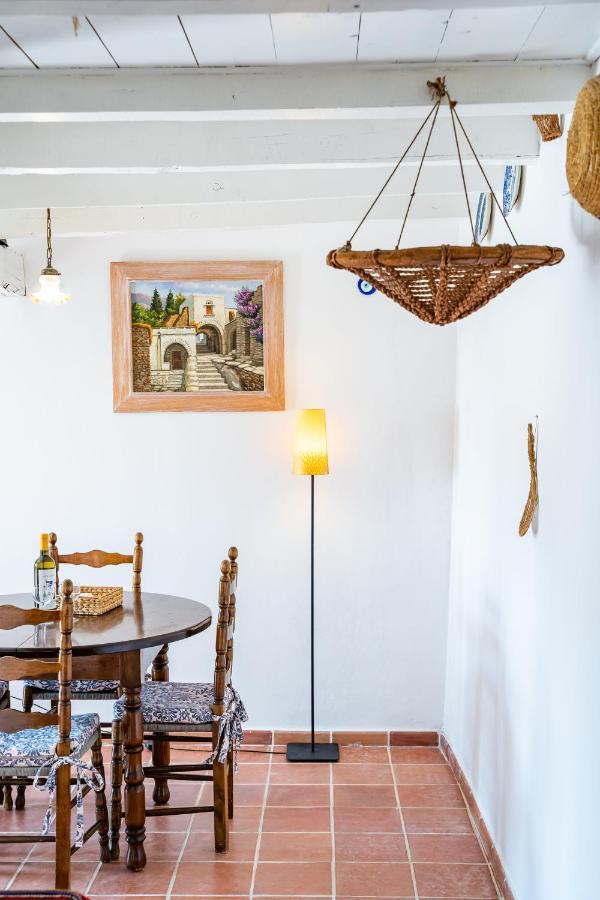 Olive Grove Cottage Menetaí エクステリア 写真